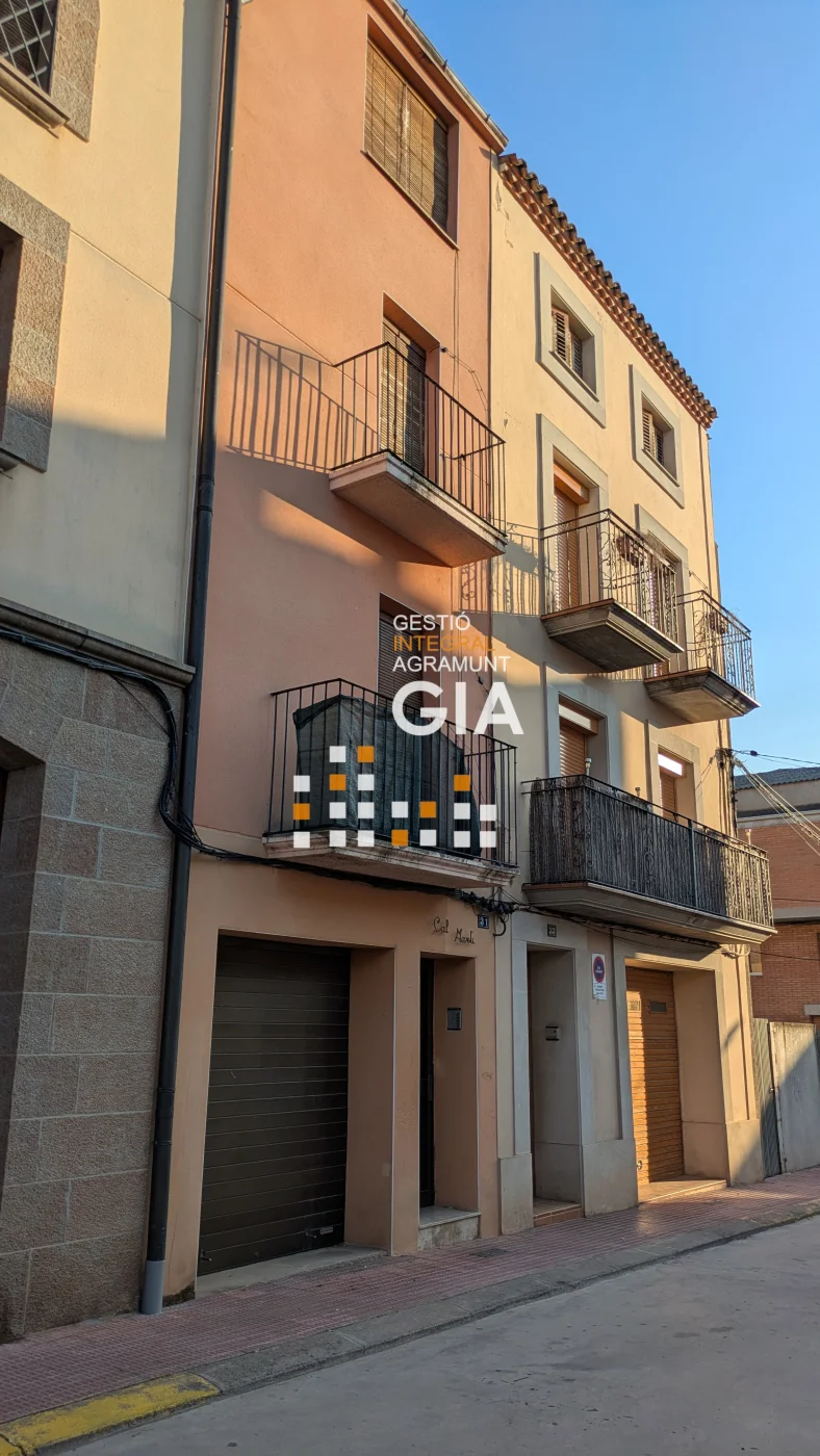 Income building with three apartments