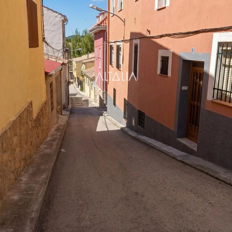 Three-bedroom flat near Cuenca