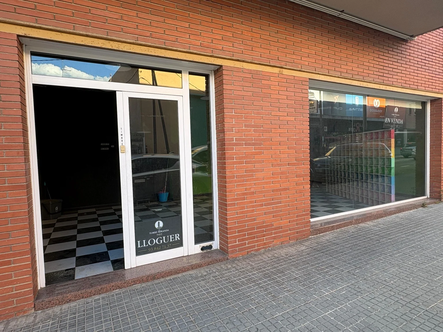 High-visibility commercial premises in Cardedeu
