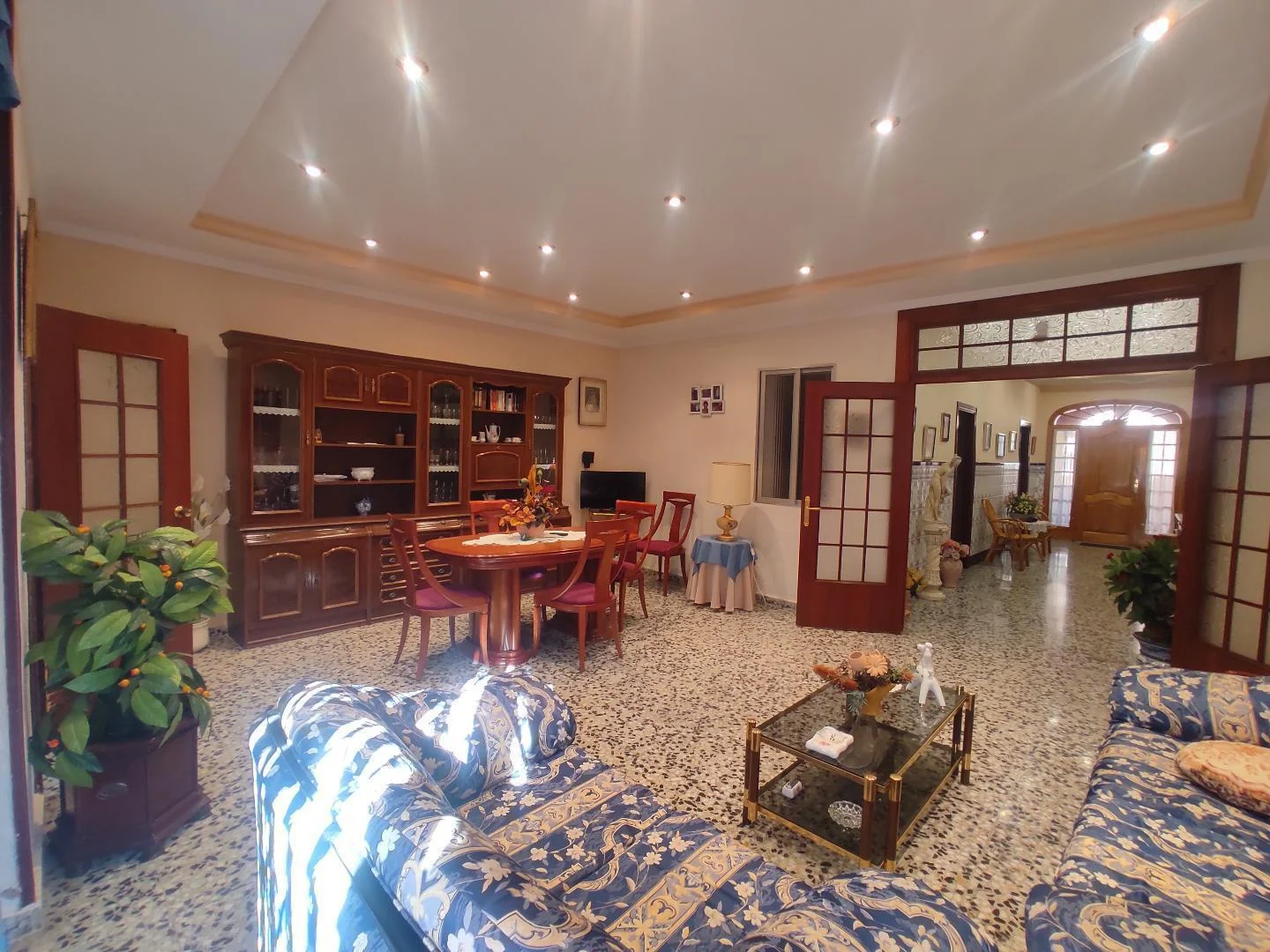 Spacious historic house near university