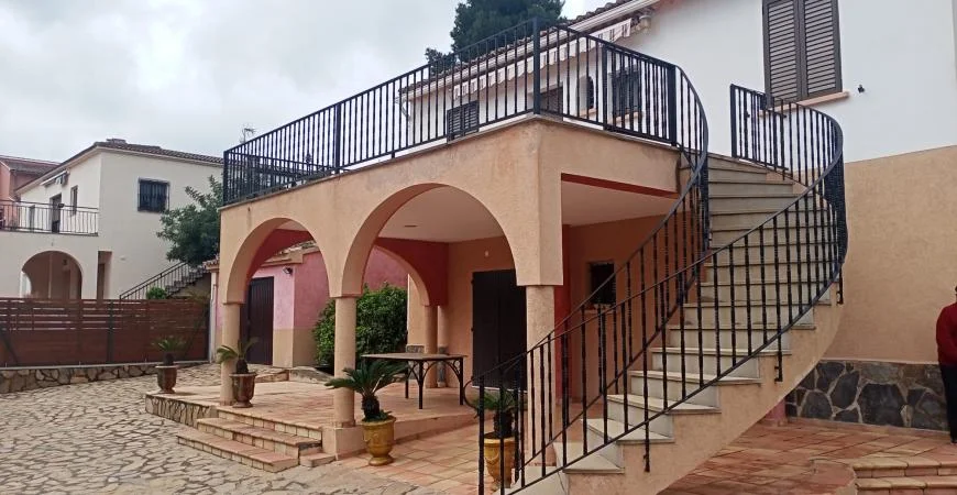 Large renovated chalet with private pool