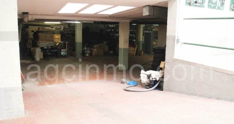 Large commercial premises, 2,000 m²
