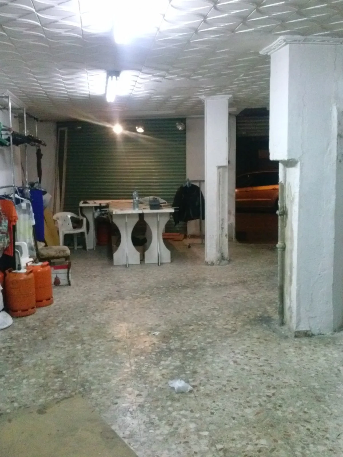 Corner commercial unit in San Enrique