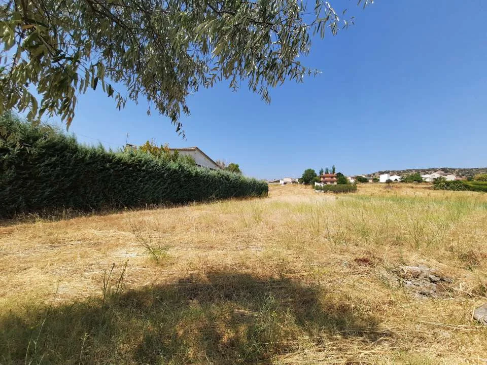 Urban plot in Paredes, 1,993 m²