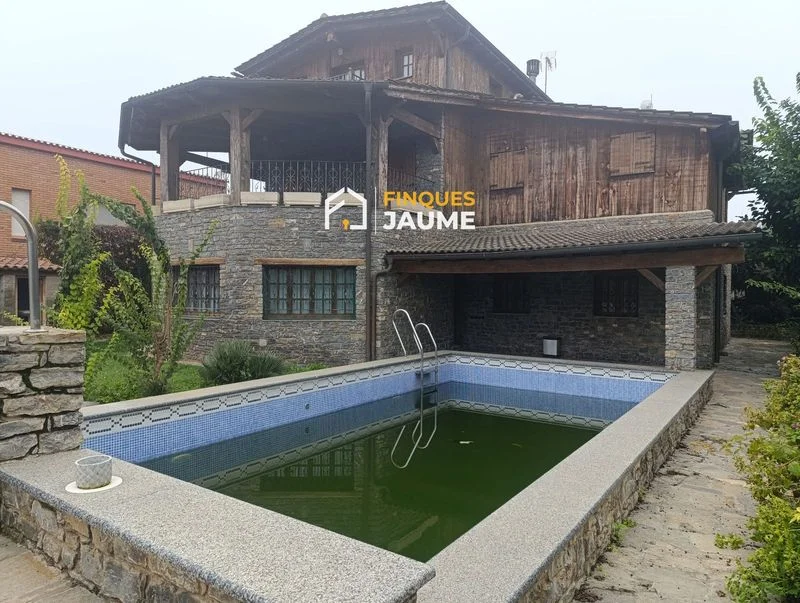 Amplio chalet en Alpicat con piscina privada