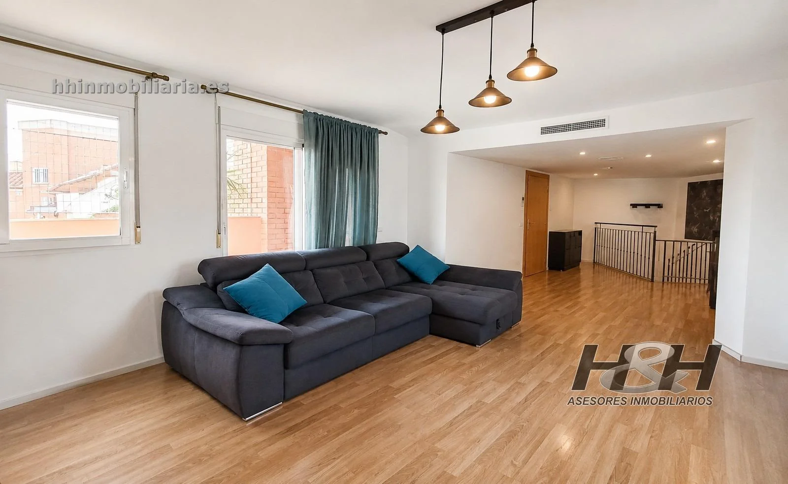 Bright duplex penthouse in El Castell