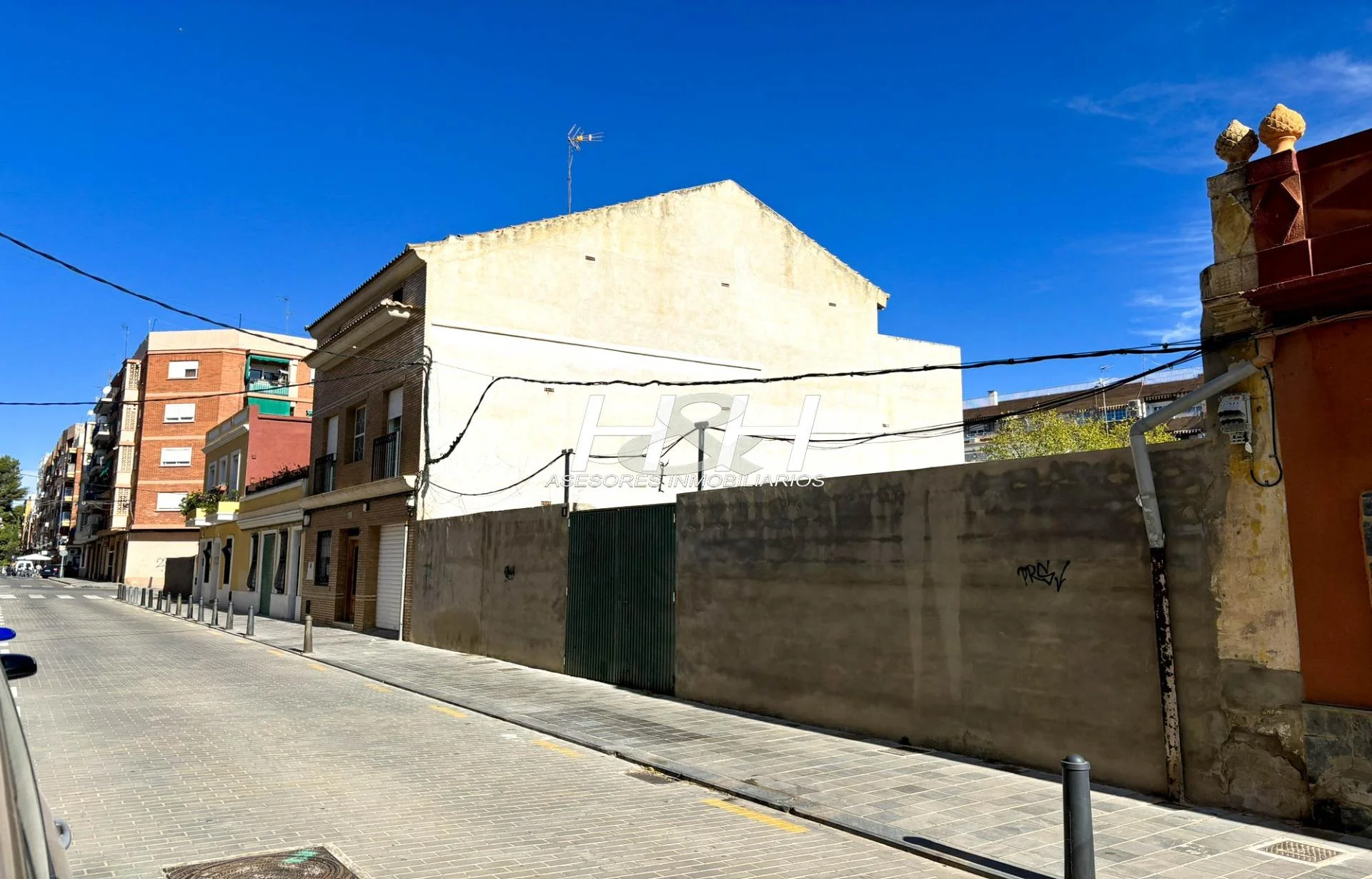 Solar edificable de 353 m² en Benimámet
