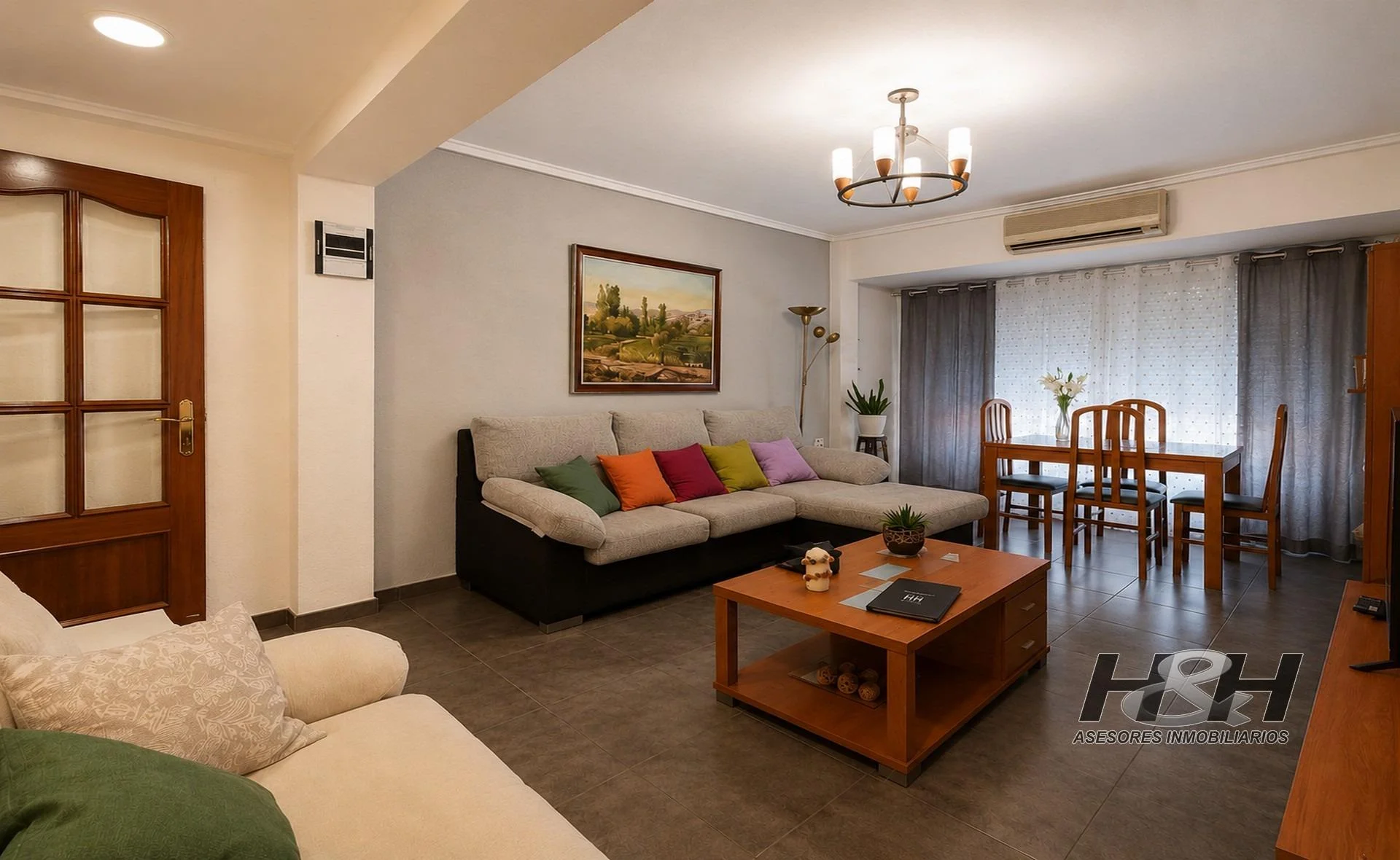 Bright Patraix flat, 3 bedrooms