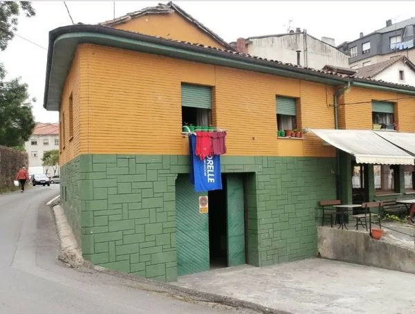 Edificio mixto en Nava, 482 m²