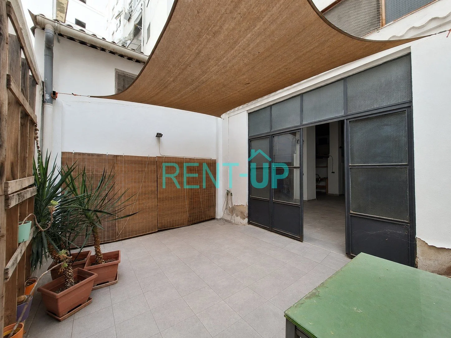 Central Xàtiva space with private patio