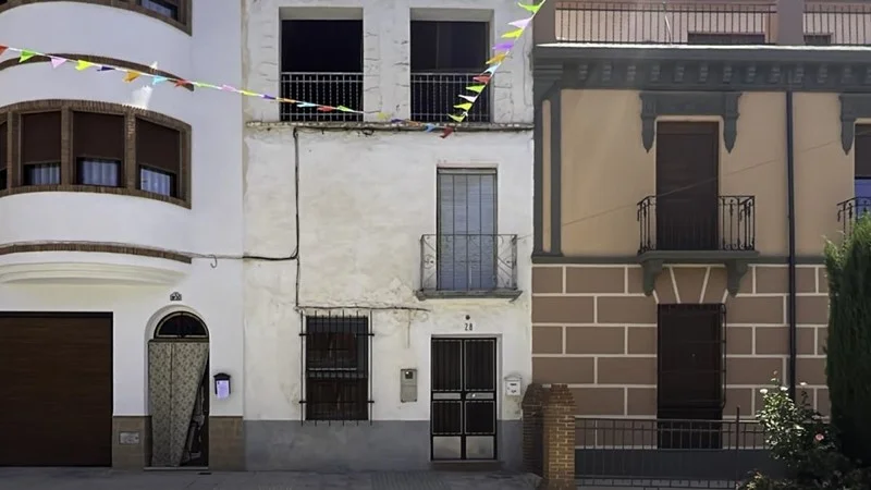 Dúrcal three-storey house, 4 bedrooms