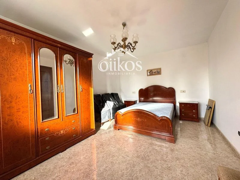 Casa de cinco dormitorios con potencial de ampliación
