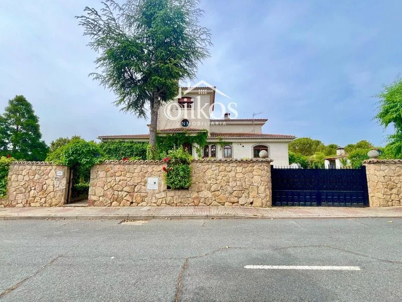 Gran chalet en Navahonda de 546 m²