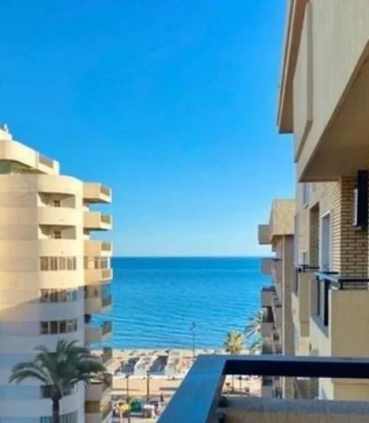 Beachfront Los Boliches Apartment, 48 m²