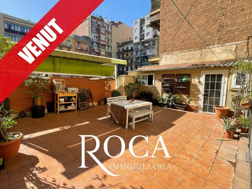 Renovated Eixample flat with 45m² terrace