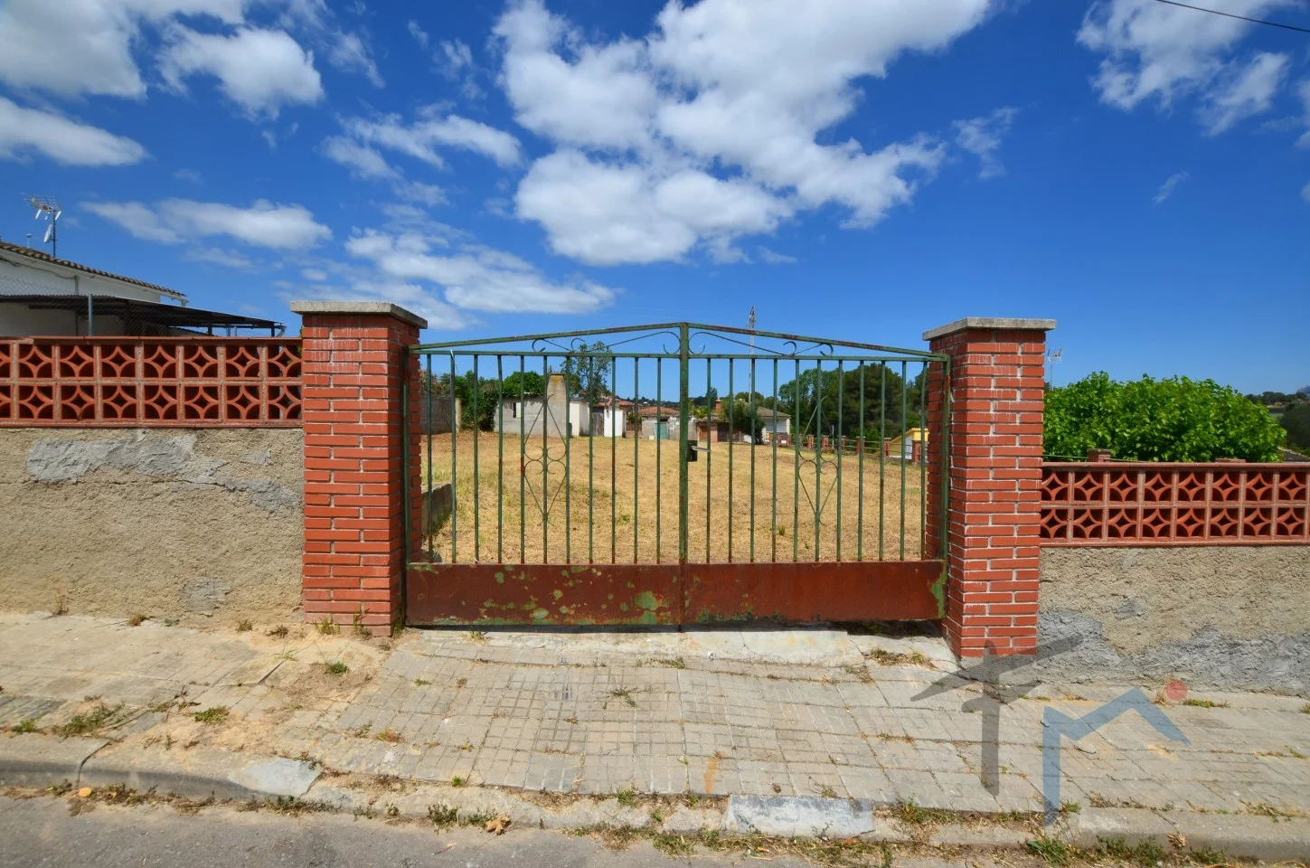 Parcela de 899 m² en El Maset
