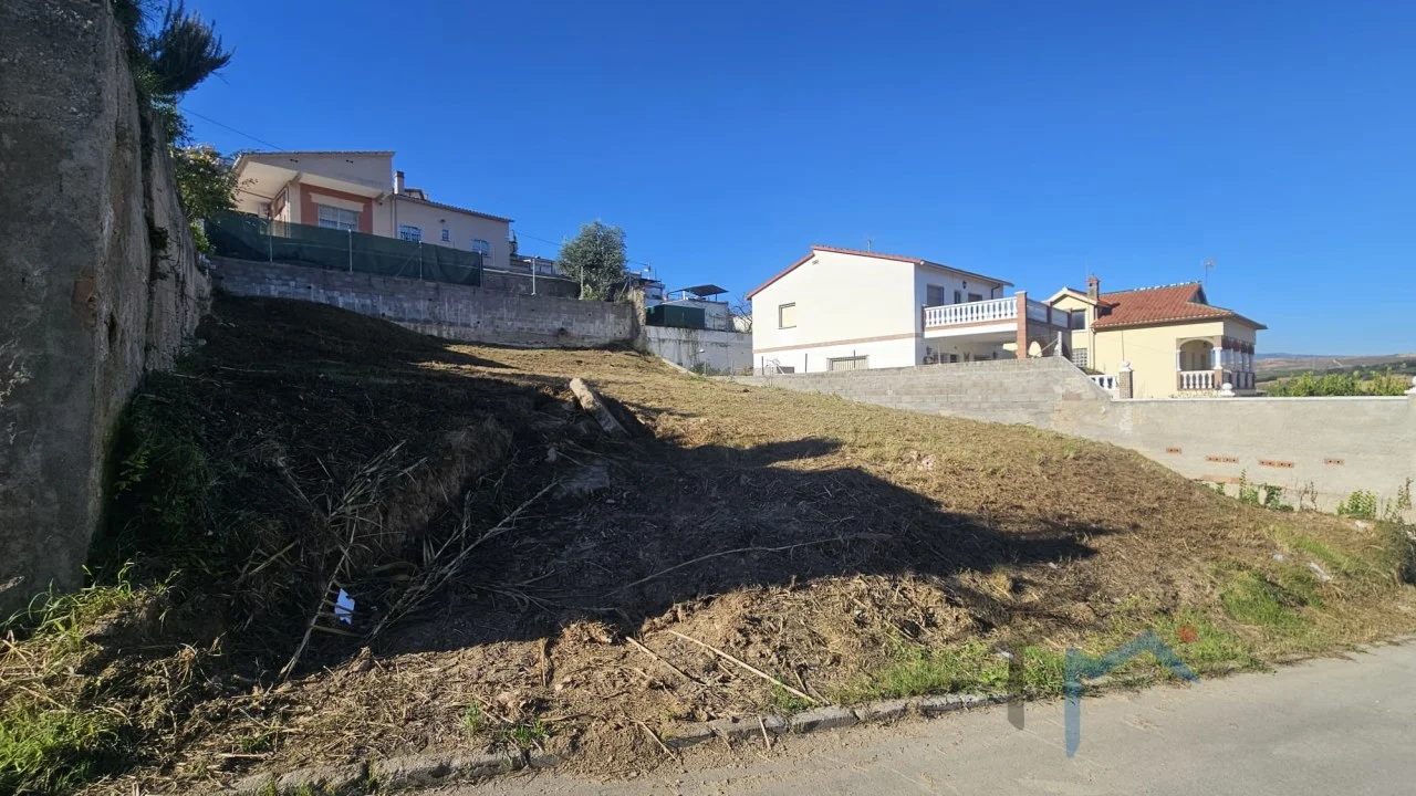 Parcela urbana en Can Parellada, 438 m²