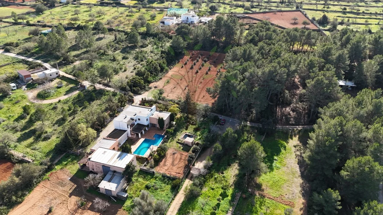 Finca artística con 15.000 m² de terreno