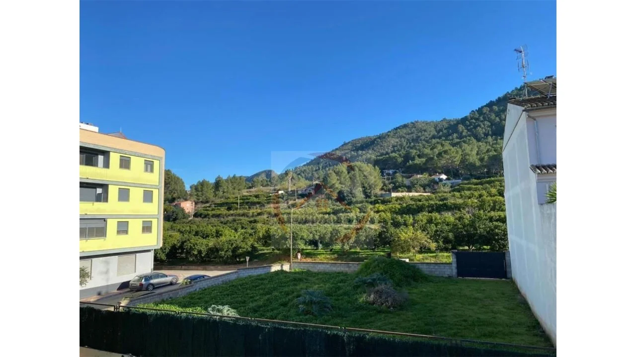 Urban plot with three-home potential