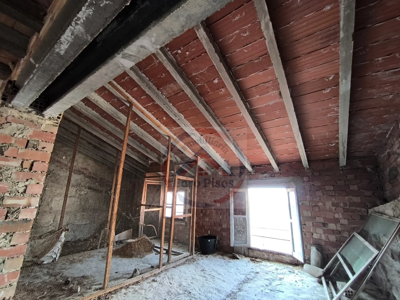 Renovation house in El Palomar, 4 bedrooms