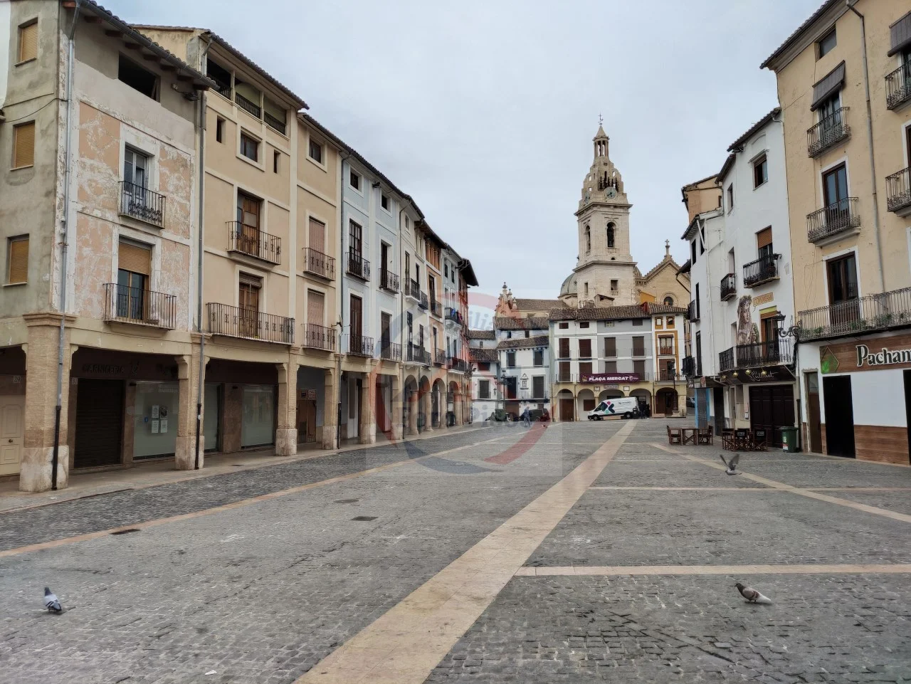 Three-storey investment house in Xàtiva