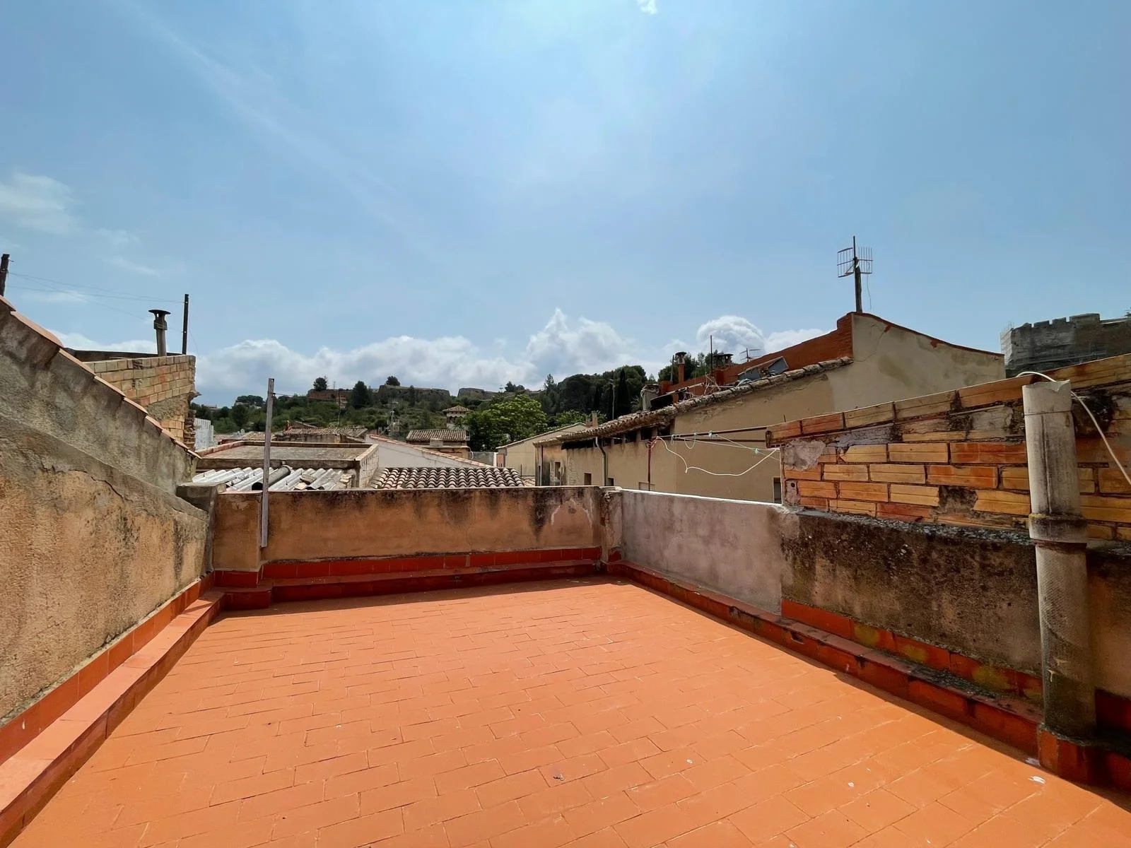 Casa de cuatro plantas para reformar en Tortosa