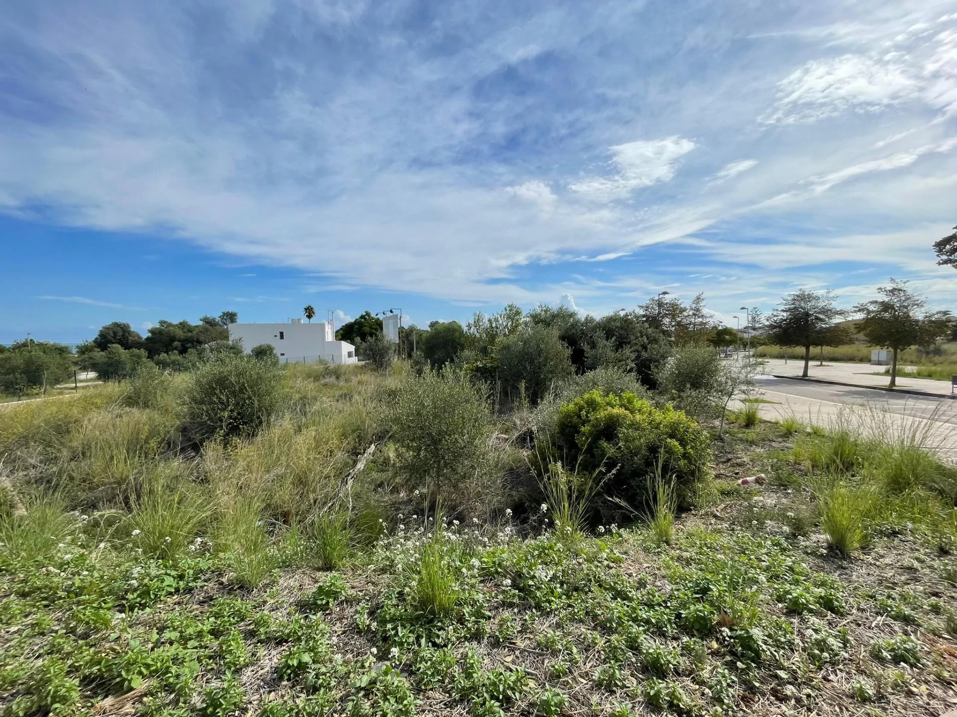 936 m² urban plot near sea