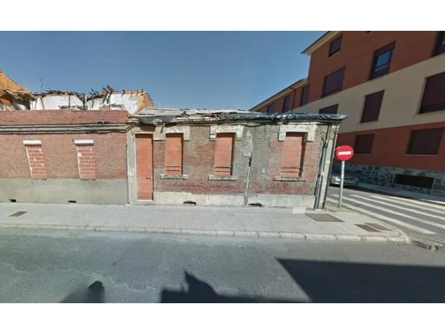 500 m² corner development plot