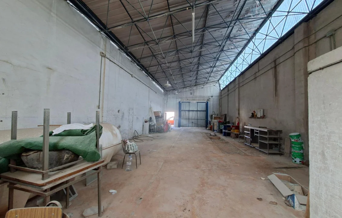 Industrial warehouse for sale in Algueña