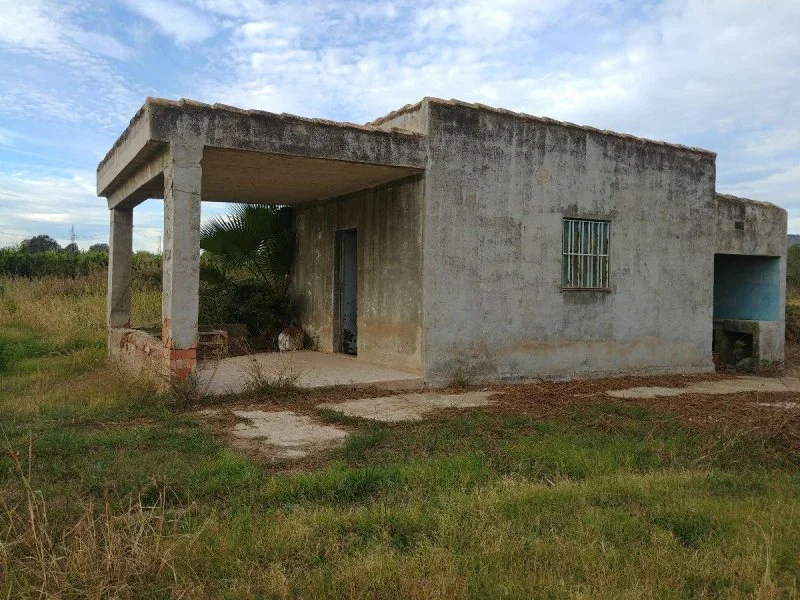 Finca rústica cerca de Castellón con agua