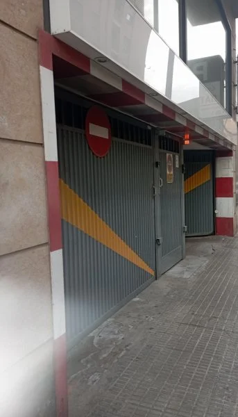Garaje cubierto en Museo, 23 m²
