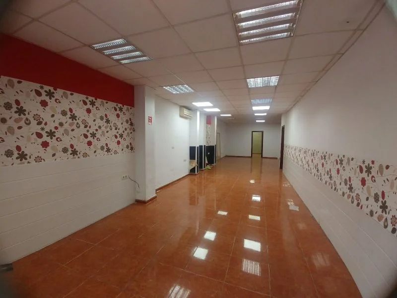 Local comercial a pie de calle, 145 m²