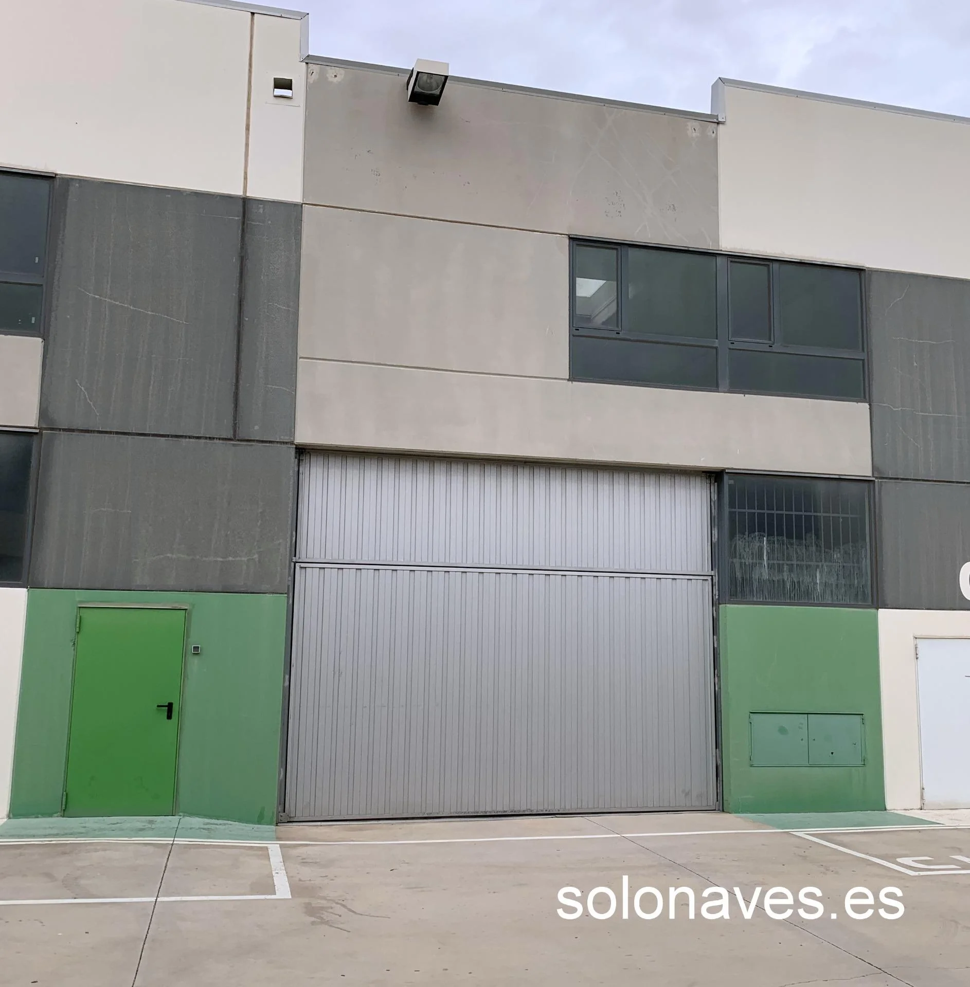 Industrial unit in Empresarium, 201 m²