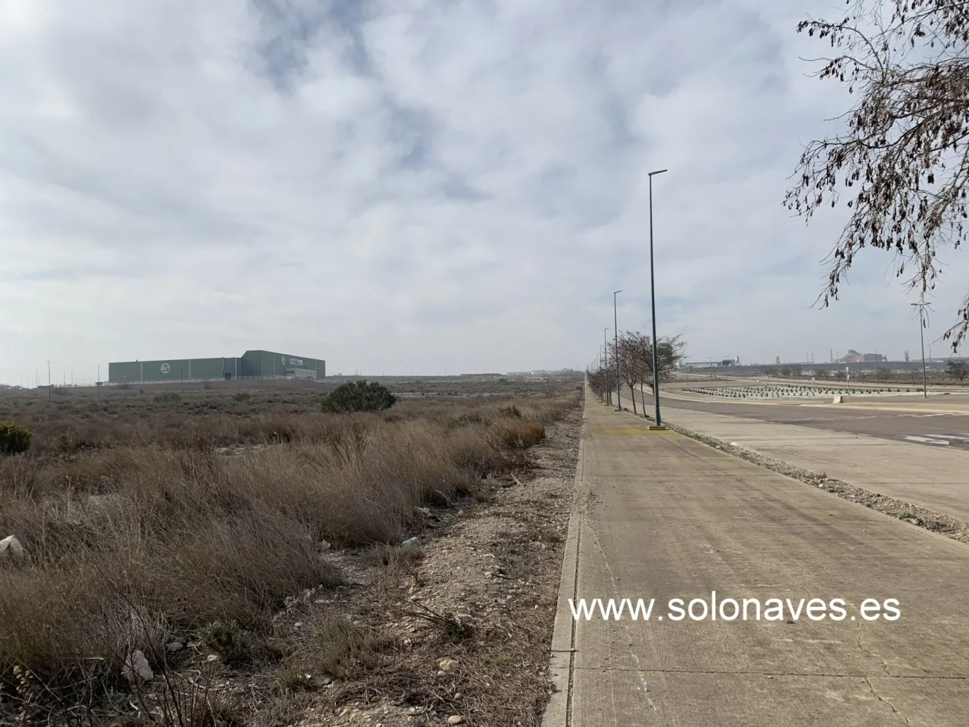 Adjoining industrial plots in Zaragoza