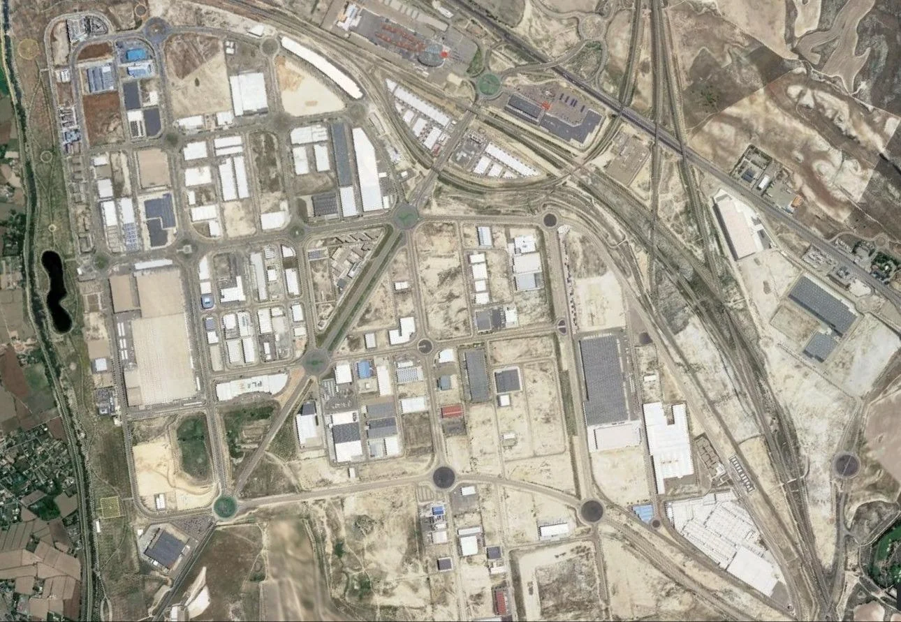 Industrial logistics plot with 9,100 m²