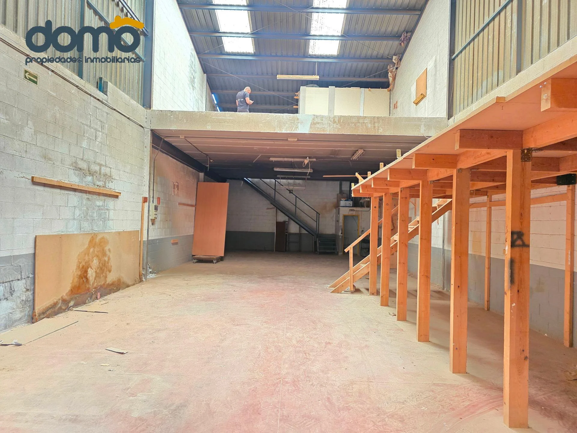 Industrial warehouse near Granada, 265 m²
