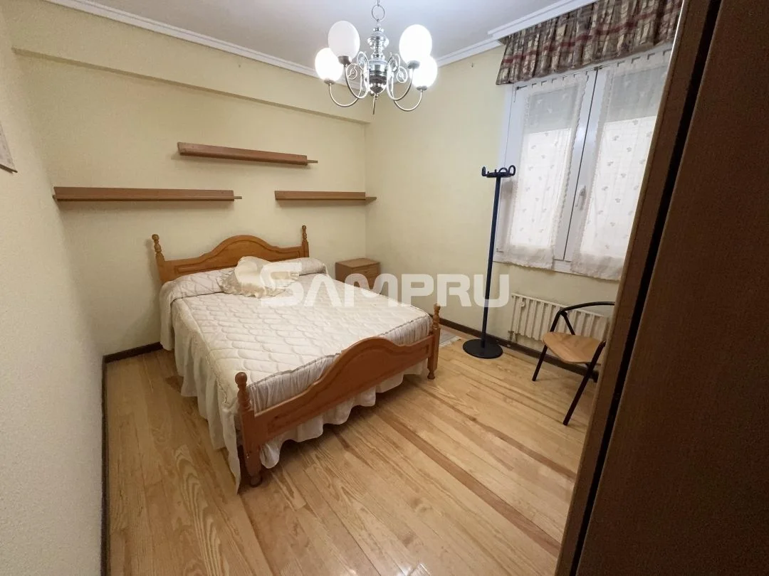 Piso céntrico en Arrasate, tres dormitorios