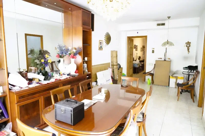 Eixample flat with terrace, 4 bedrooms