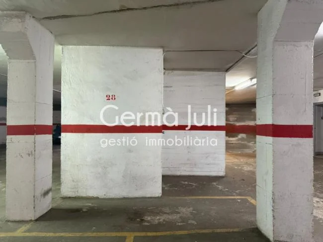 4 m² central motorcycle parking space