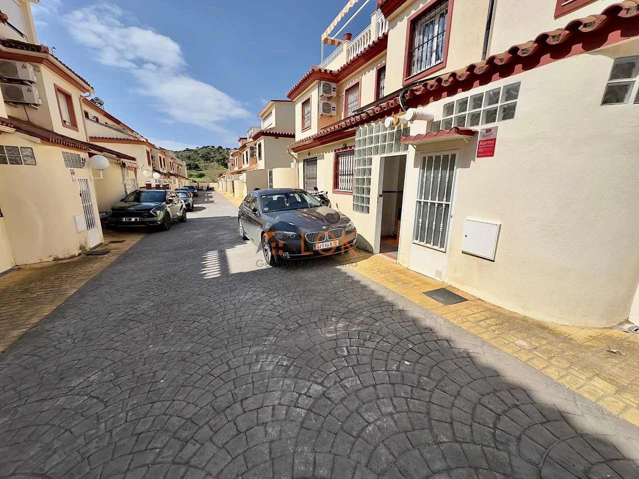 Five-bedroom townhouse near Almayate coast