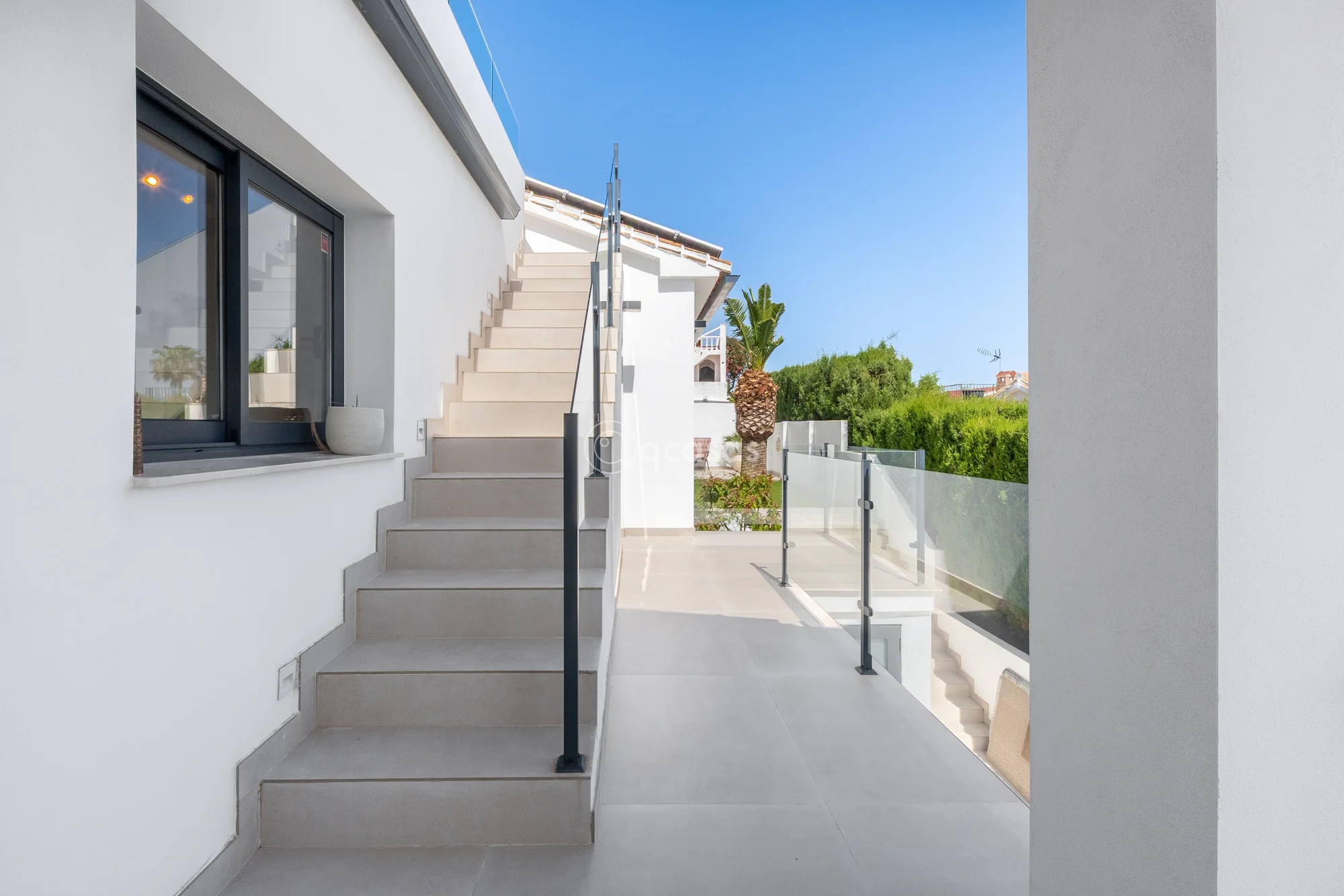 Modern villa with sea views, 4 bedrooms
