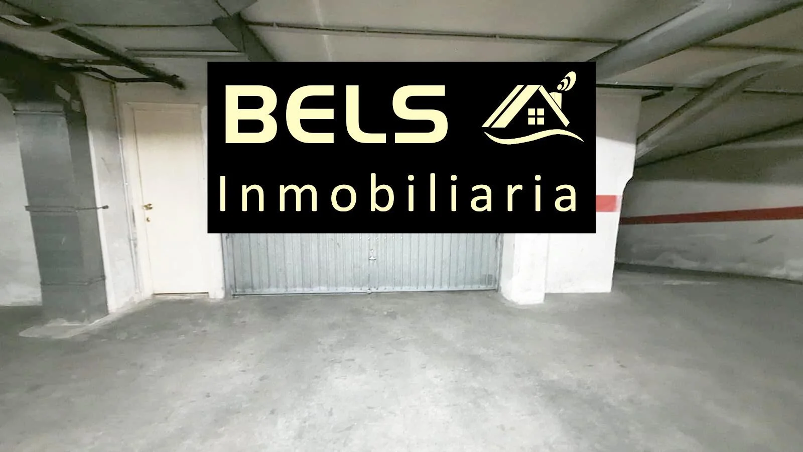 Enclosed Ponferrada garage, 23 m²