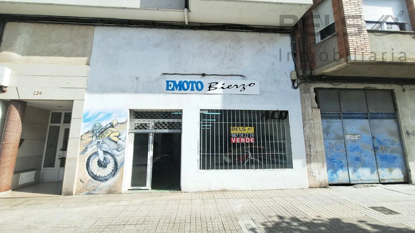 High-visibility commercial unit, 200 m²