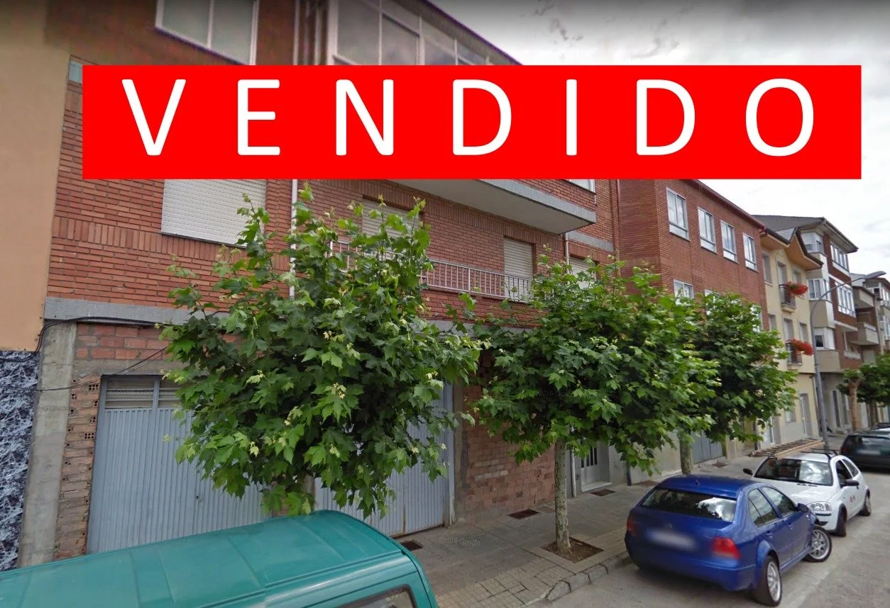 Piso amplio de cuatro dormitorios con bodegas