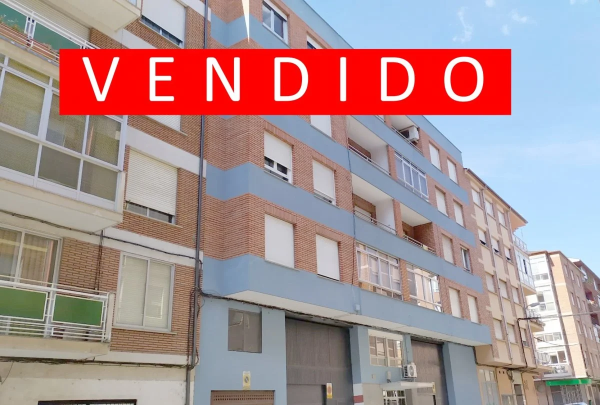 Piso de cuatro dormitorios junto a la universidad