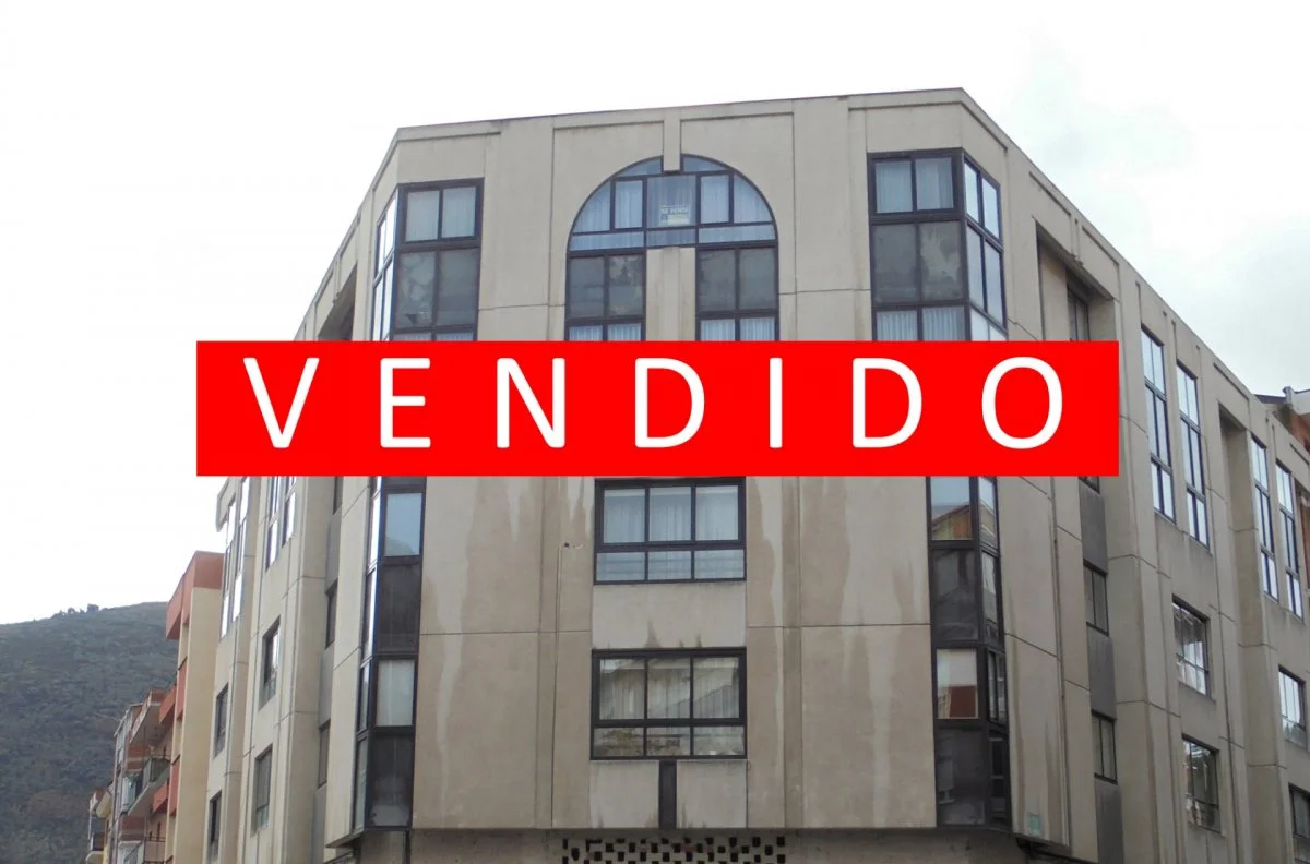 Central Ponferrada flat, 3-bedroom layout