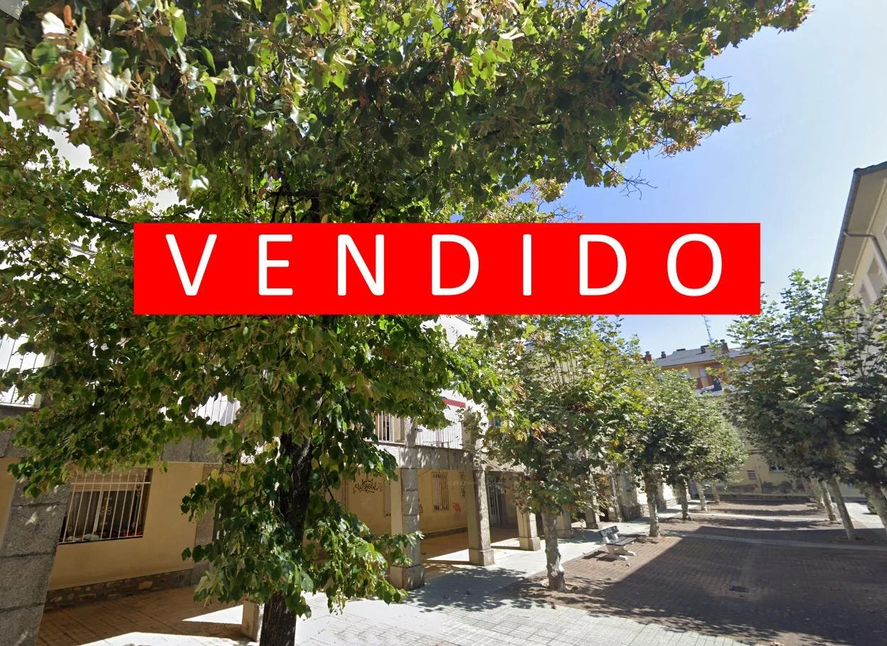 Reformed two-bedroom flat in Temple