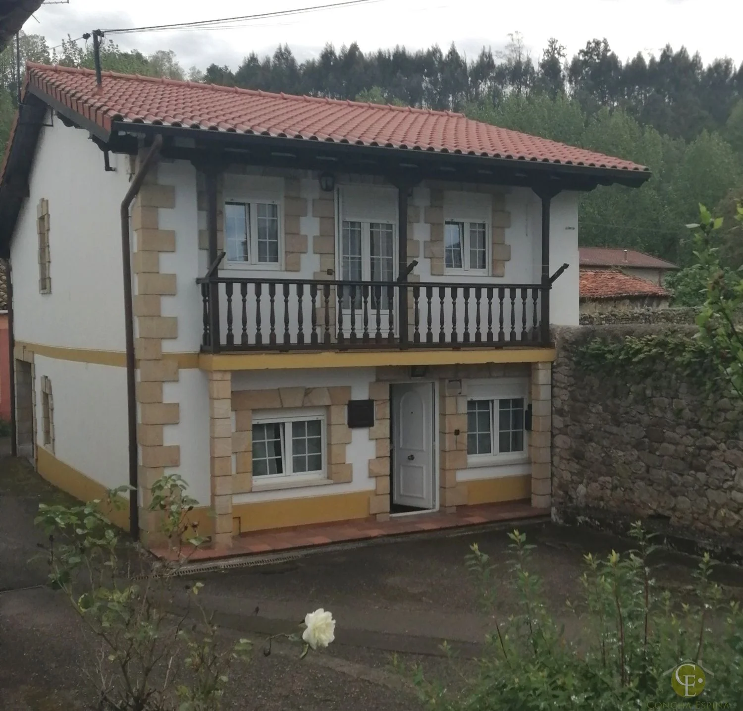 Casa de pueblo reformada de tres dormitorios