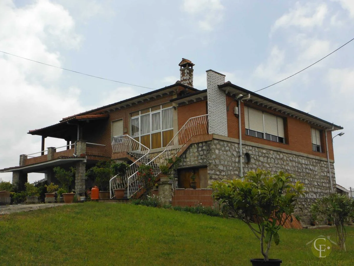 Detached chalet near beach, 5 bedrooms