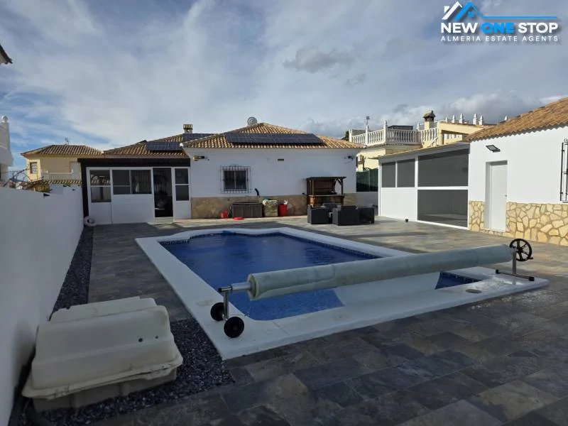 Four-bedroom house in Arboleas